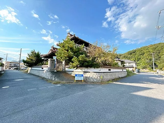 Used single-family home in Mihara City, Hongō Minami 1-chome, single-family home