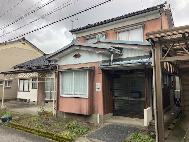 Spacious living space with a total floor area of 147.52㎡.