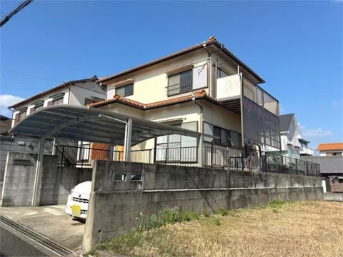 Tsu City, Ishi Town Koyama (Ise Hatta Station) 2-story 6DK