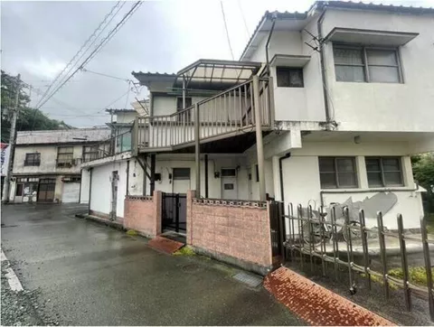 Yahatahama City, Hamada Town 1-chome (Yahatahama Station) 2-story building 6K