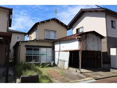 Kawasaki 3-chome affordable housing, lived in as a rental until July, useful as an income property
