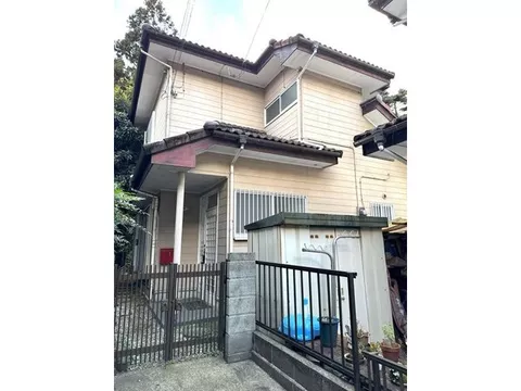 This is a house where you can enjoy a relaxed countryside life.