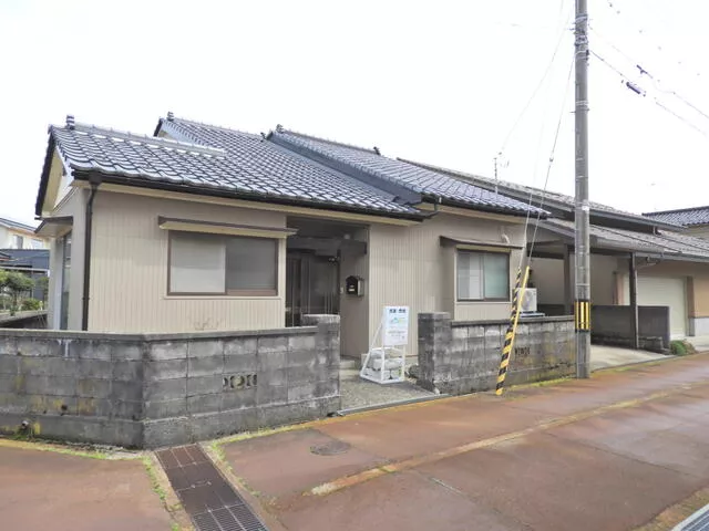 Toyama City, Kusajima (Hagiura Elementary School Mae Station) 2-story 6DK