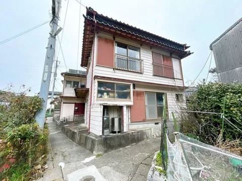 [Landslide disaster warning area, 0 parking spaces, water leakage present, reconstruction not possible] 2-story 5DK