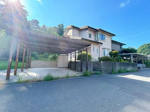 Open house event held, limited-time current sale until August 9, 5DK with parking for 3 cars.
