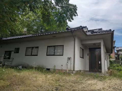 Price reduced♪ Popular Uedahara!! A single-story property with a great view!!