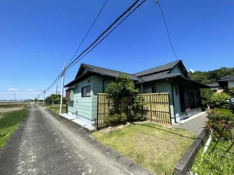 Hinaku-Otsubocho, Yatsushiro-city (Hinaku Onsen Stn.) Single story house, 6DK

2.8 million yen