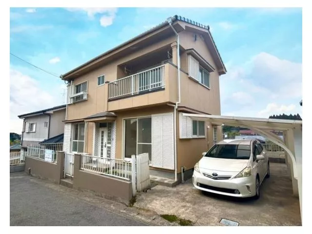 [Open House Held] [Interior and Exterior Renovated] [Move-in Possible Within the Year] [New Water Facilities Replaced]