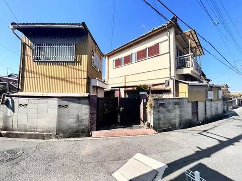 Kishiwada City, Oka Town 3-chome (Shimomatsu Station) 2-story 8DK