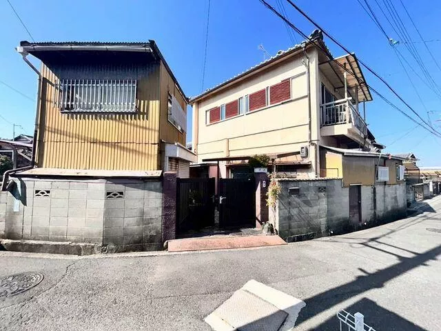 Kishiwada City, Oka Town 3-chome (Shimomatsu Station) 2-story 8DK
