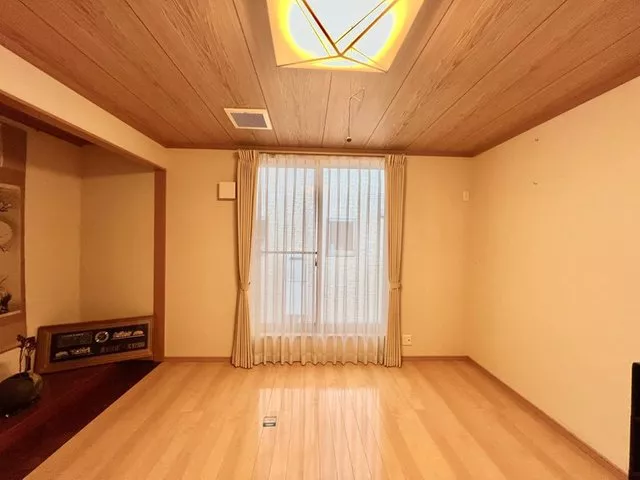 A comfortable single-story used house. An all-electric 1LDK where you can live quietly and comfortably.