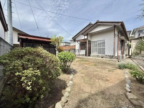 Enjoy a comfortable life in a single-story home! A compact layout that is easy to use ◎ Located in a highly convenient area!