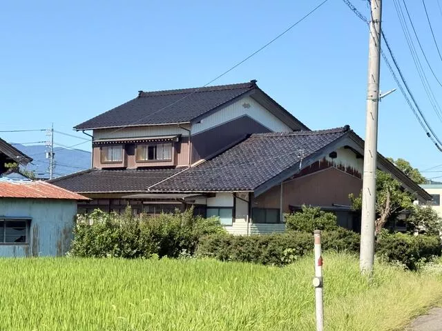 Nanto City, Futakucho (Fukuno Station) 2-story building 6DK