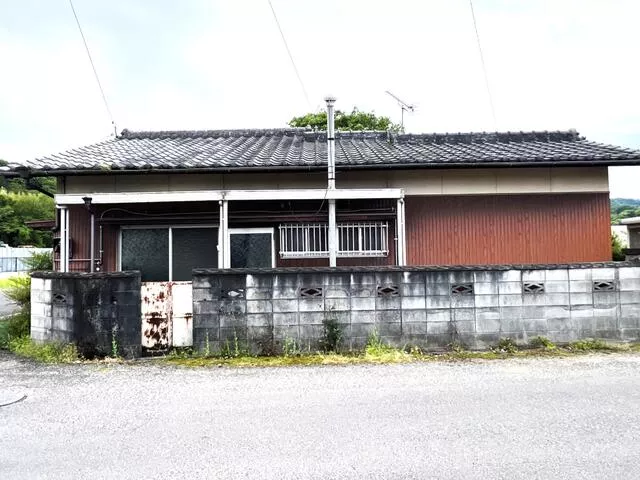 Mitoyo-shi, Yamamoto-cho, Kouchi (Motoyama Sta.) Single story house, 2DK

1,330,000 yen