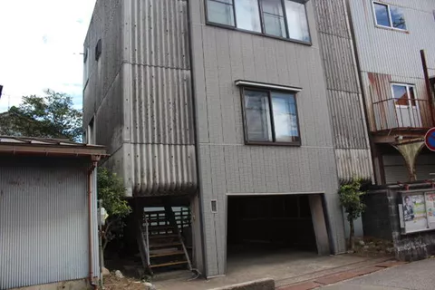 Takaoka City, Yokotacho 3-chome (Kataharacho Station) 3-story building 5DK