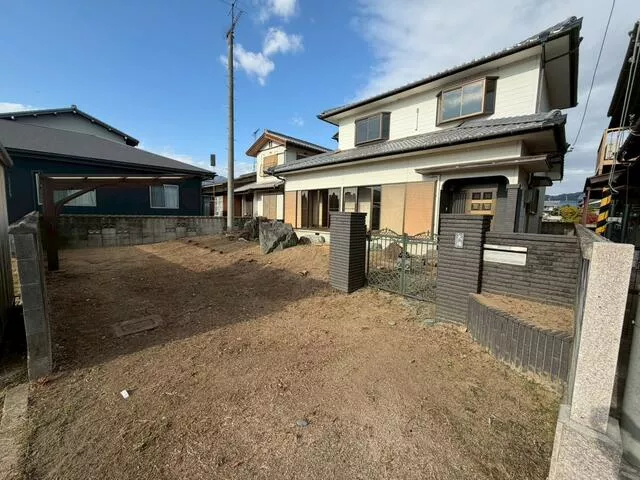 Kuwamura, Saijo city （Iyo Miyoshi station） 2F 5LDK

3.4 million yen