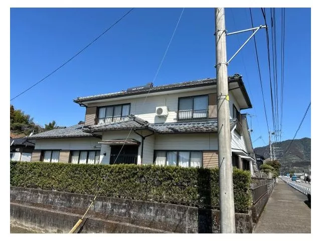 【Open House】 Interior and exterior renovation planned / Parking for 3 cars available / 17 minutes on foot to Kitago Elementary School /