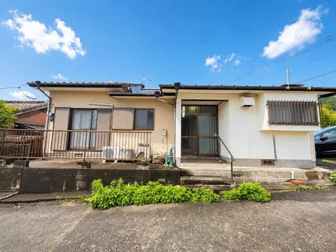 Matsuura City, Imabukucho Butsuzaka Men (Takahama-guchi Station) Single-story building 5DK