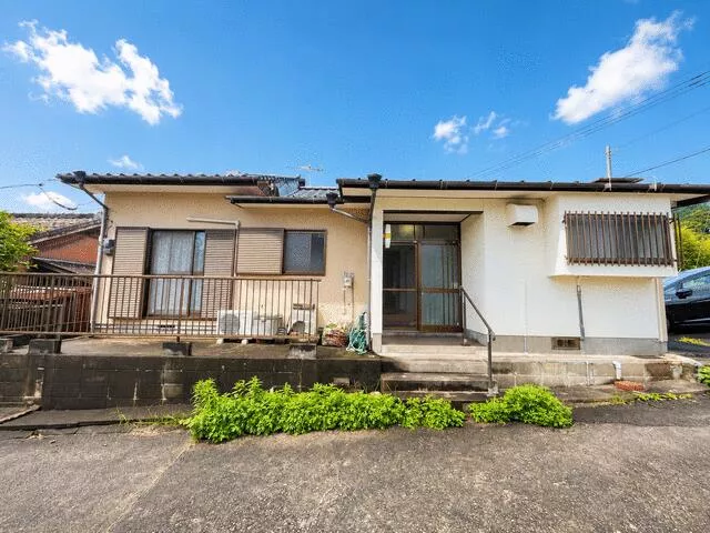Matsuura City, Imabukucho Butsuzaka Men (Takahama-guchi Station) Single-story building 5DK