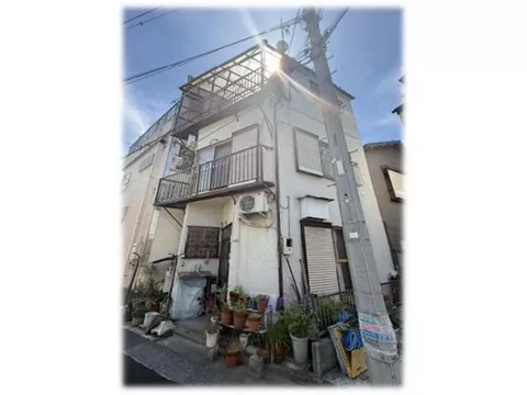 Viewing available (Since the interior has not been renovated, you can remodel it to your liking!) 3DK ■ Good sunlight