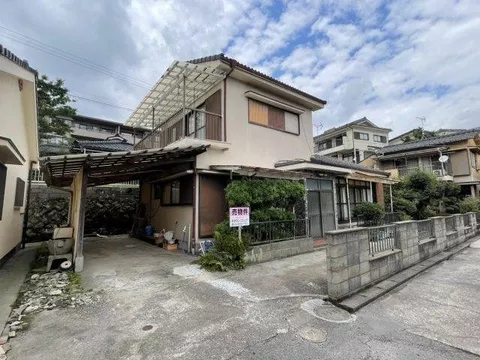 ・Good sunlight ・Quiet residential area ・Land over 70 tsubo!