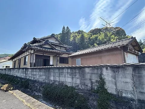Used single-family home in Oaza Oizumi, Innai Town, Usa City
