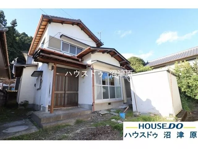 A green-rich living environment, 15 minutes by car from Tomei Fujikawa Smart IC! Washbasin and water heater have been replaced.