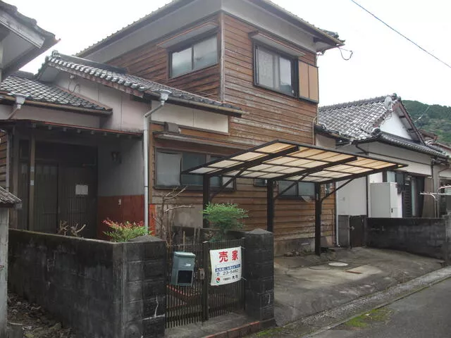 Saeki City, Oaza Tsurumonokuchi (Saeki Station) 2F 5DK

4,500,000 yen