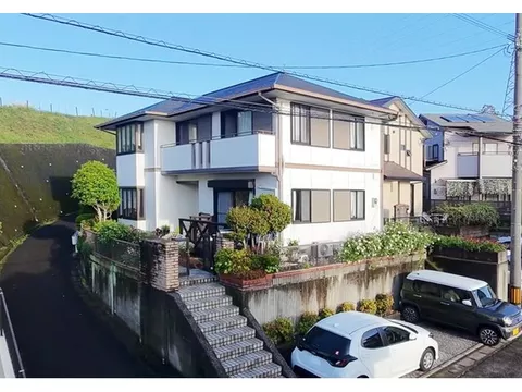 Spacious residence in Beppu, Seki no E Shinmachi with a view of the sea from the second floor