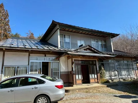 This is a traditional-style house! How about arranging it to your liking with DIY?