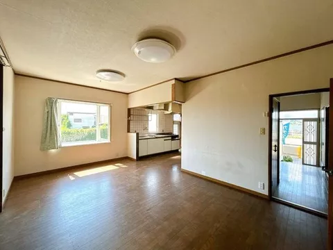 【Open House】 New earthquake-resistant compliant / Parking for 2 cars / Parallel parking possible / 4LDK two-story house - Image 3