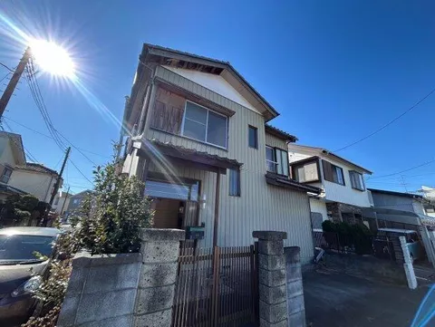 Oshikiri, Kumagaya-shi, Kumagaya (Hirose Wild Bird Forest Station) 2F 4DK

3.3 million yen