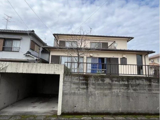 Approximately 280m to Max Value Hanano Hikokubo store, approximately 300m to Hanano Hikokubo Elementary School
