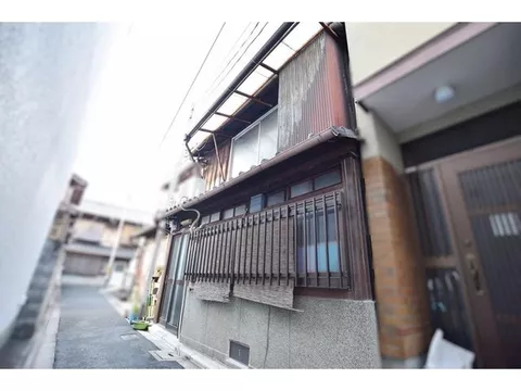 Rishō-cho Shimonjōja-machi-dōri Rokken-cho Nishi-iri (Nijo Station) 5,800,000 yen