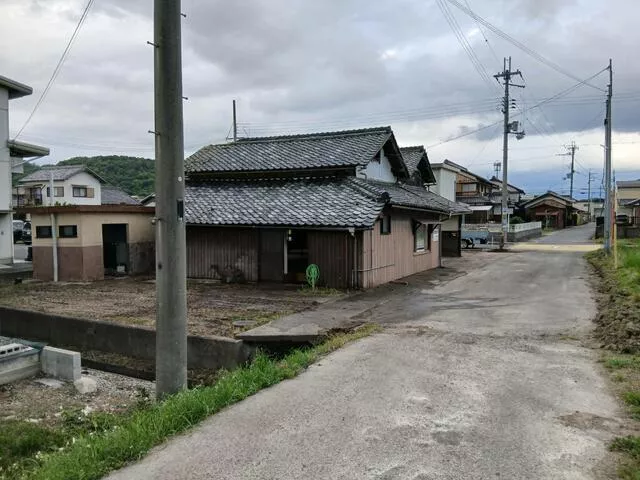 Higashiomi City, Kazumaki Town (Sakuragawa Station) Single-story building 3K