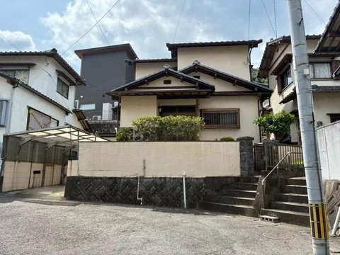 Interior maintenance is good, Sarakura Terrace approximately 1100m (14 minutes on foot)