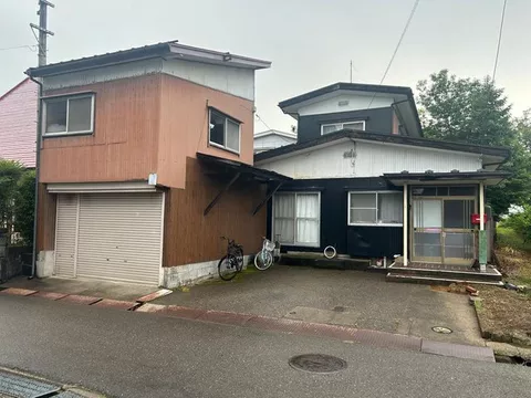 Kamishowa Town (Takada Station) 1.8 million yen