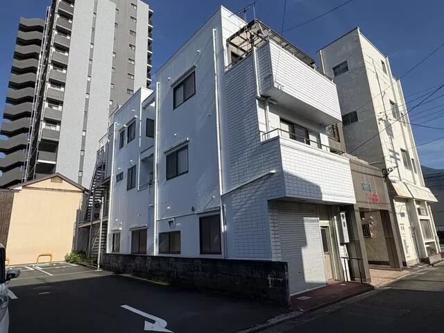 Uwajima City, Shinmachi 2-chome (Uwajima Station) 3-story building 6K