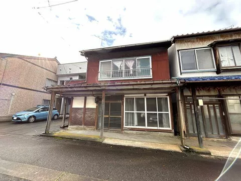 Itoigawa City, Shintei 2-chome (Itoigawa Station) 2-story building 5K