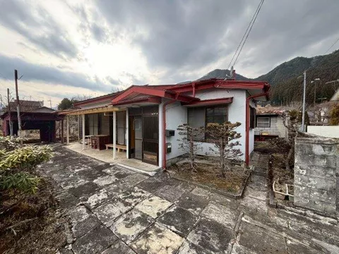 Nikko City, Kujiracho (Tobu Nikko Station) Single-story building 5LK