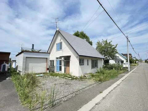 Iwamizawa City, Sakae-cho 1-chome 2-story building 4LDK