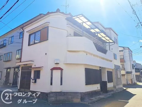 Corner lot with a sense of openness + immediate viewing available! ■ Renovation history on the first floor around 2020