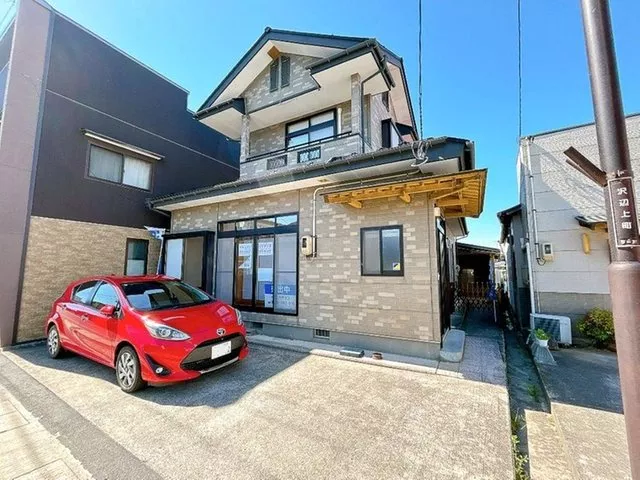 [Open House Held] Interior renovation completed / Consideration for two families / New earthquake resistance compliance / Parking for 2 cars / Kan