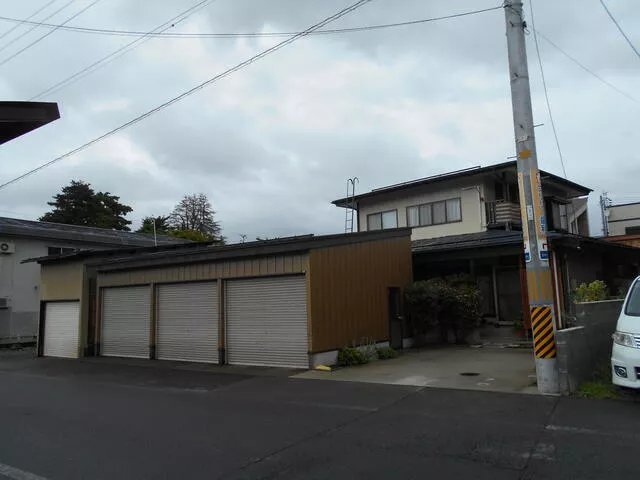 Yonezawa City, Marunouchi 1-chome (Minami Yonezawa Station) 2-story 7LDK