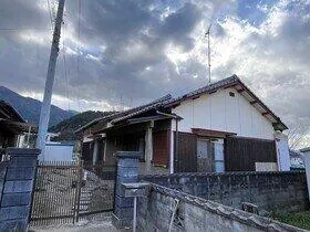 Saijo-city Iioka (Nakahagi Sta.) Single story house 4DK

4,500,000 yen