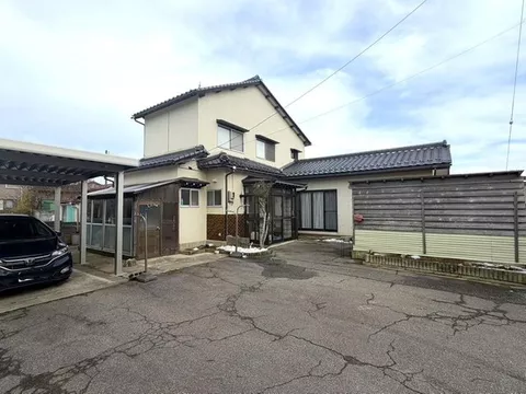 A spacious 7DK house close to Chirihama
