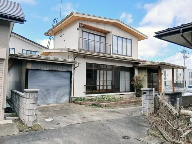 Yonezawa City, Nishi-Odori 1-chome (Nishi-Yonezawa Station) 2-story building 6DK