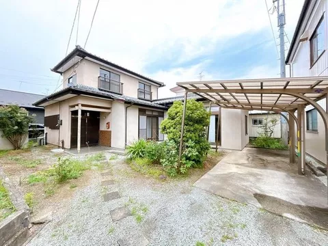 [Open House Held] Interior and exterior renovation planned / Parking for 3 cars available / Quiet residential area