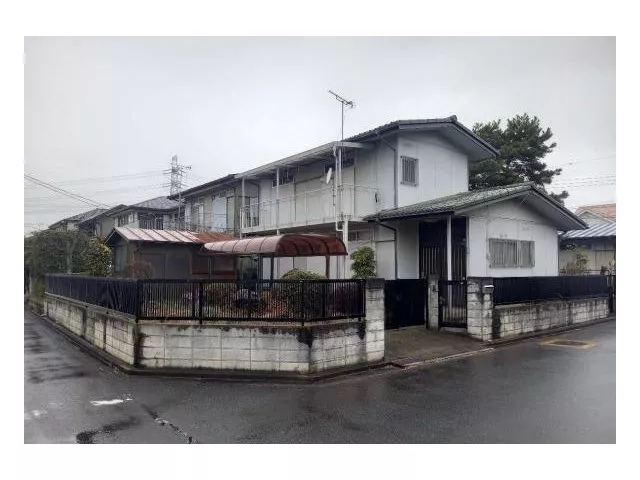 Southeast corner lot with good sunlight and openness♪ A home nestled in a quiet residential area♪