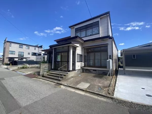 Akita City, Tsuchizaki Port Central 3-chome (Tsuchizaki Station) 2-story building 5DK